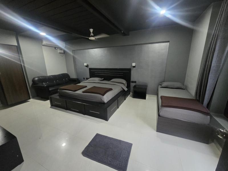River View Resorts ศรีกาลาฮาสตี ภายนอก รูปภาพ