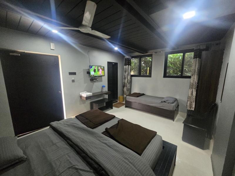 River View Resorts ศรีกาลาฮาสตี ภายนอก รูปภาพ